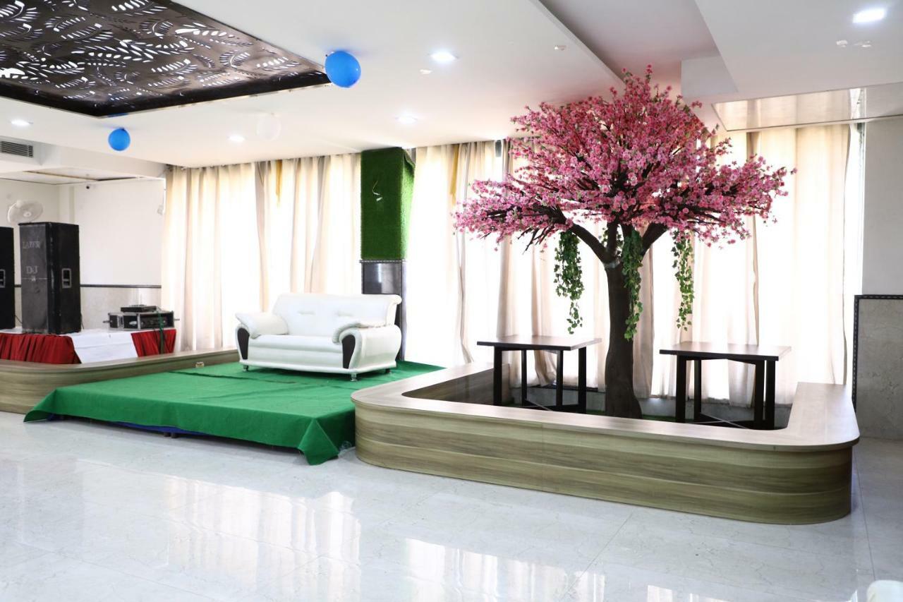 Diwan Hotel And Restaurant Surkhi 外观 照片