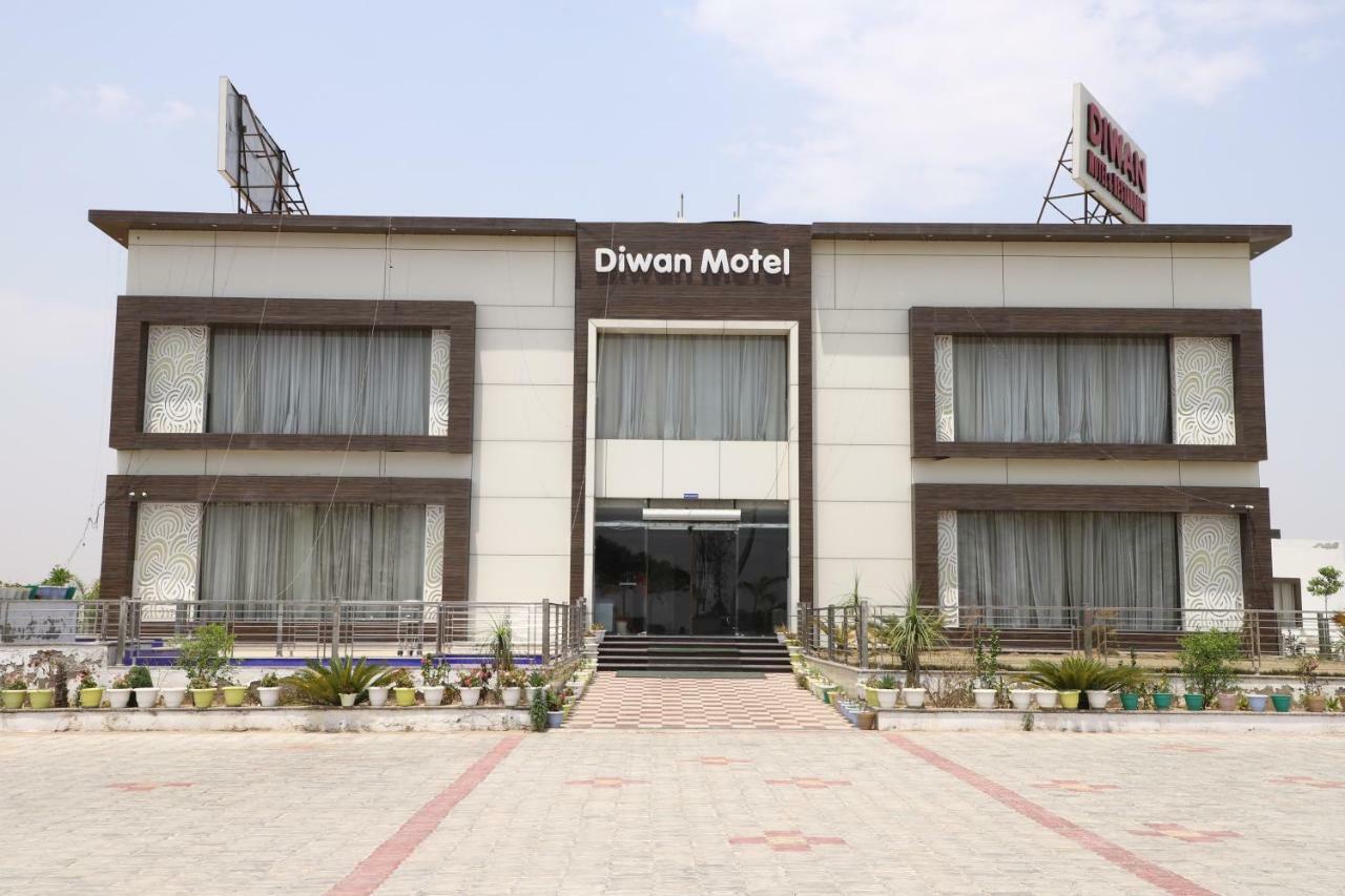 Diwan Hotel And Restaurant Surkhi 外观 照片